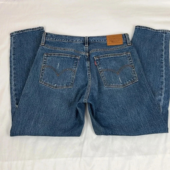 Levi’s Women’s 28 Wedgie Distressed Button Fly Jean - Picture 3 of 16